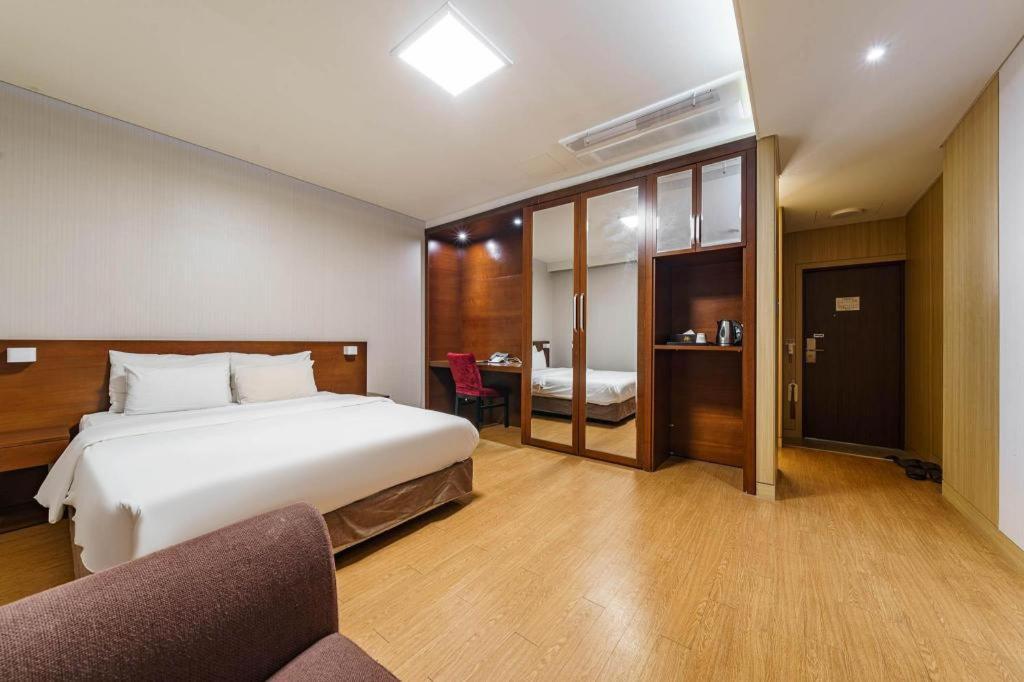 Korea Tourist Hotel Suwon Exterior foto